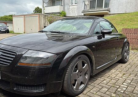 Audi TT Coupe 1.8T quattro 165 kW -