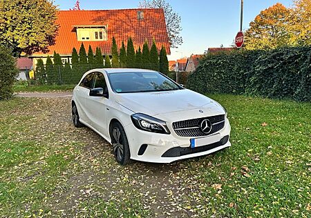 Mercedes-Benz A 160 Activity Edition / Leder / Night-Paket