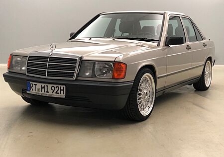 Mercedes-Benz 190 gebraucht kaufen Mercedes-Benz 190 E *H-Kennzeichen*Wenig Kilometer