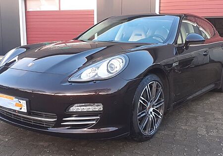Porsche Panamera Diesel Platinum Edition mahagoni/creme