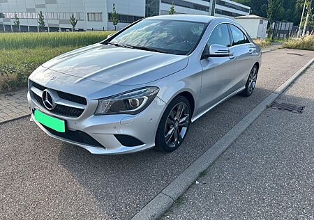 Mercedes-Benz CLA 180 Automatik, Top-Zustand, Automatik.