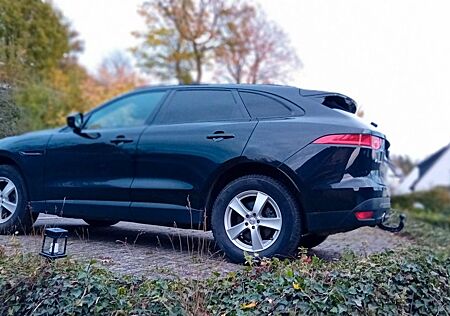Jaguar F-Pace 30d AWD Portfolio Aut. LEDER AHK PANO
