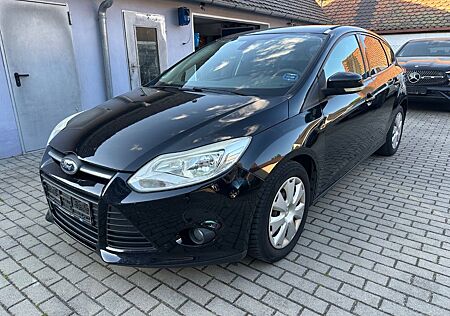 Ford Focus Lim. Klimatronik, PDC