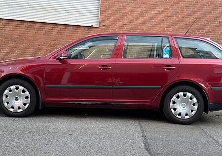 Skoda Octavia Combi 1.6 Ambiente, behindertengerecht