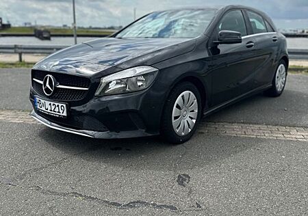 Mercedes-Benz A 180 -