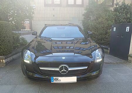 Mercedes-Benz SLS AMG 6.2 V8 -