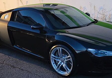 Audi R8 4.2 FSI quattro -