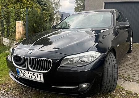 BMW 528i xDrive - 245HP, AWD