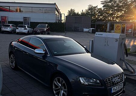 Audi S5 4.2 FSI quattro -