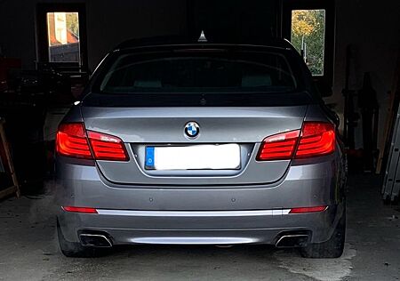 BMW 550i - AHK / Integral-Lenkung