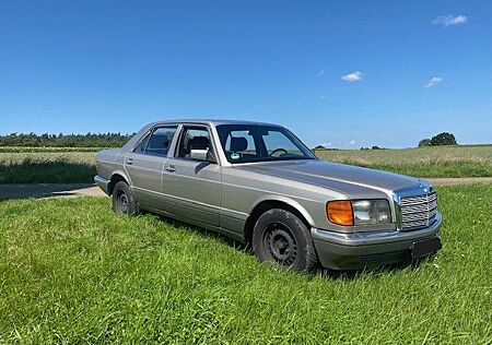 Mercedes-Benz S 260 Typ W126