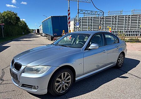 BMW 318i / VOLLLEDER / TÜV NEU / WENIG KM / SITZHEIZ