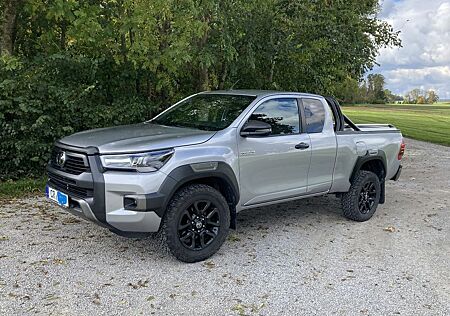 Toyota Hilux Extra Cab "Invincible" 2,8L-D-4D