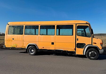 Mercedes-Benz Vario 815 Maxi Lang XXX L / 4.2 Diesel