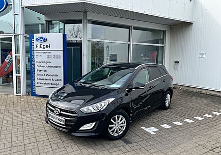 Hyundai i30 blue 1.6 CRDi 100kW Premium