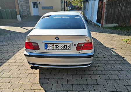 BMW 330i -
