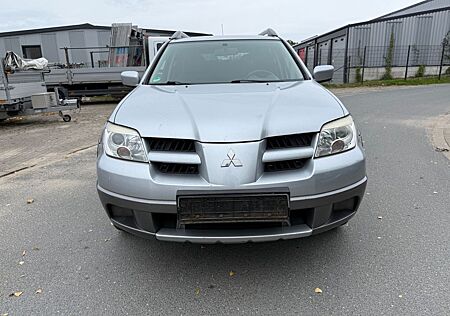 Mitsubishi Outlander 2.0 Intense