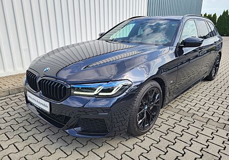 BMW 540 i xDrive Touring Sportpaket HUD Luft. Pano.