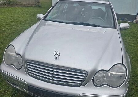 Mercedes-Benz 200