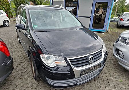 VW Touran Volkswagen United