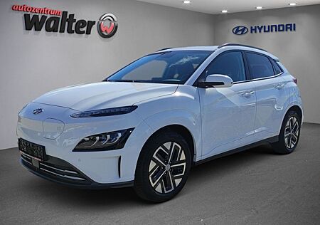 Hyundai Kona Elektro Trend 2WD MY23 150kW Glassschiebeda