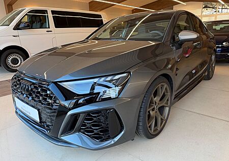 Audi RS3 Limousine*Perfomance*Bang&Olufsen*