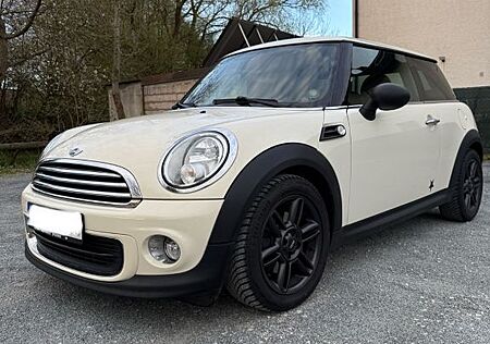 Mini ONE 72KW; Klimaauto. ; SHZ; Alu; Nebel, Leder
