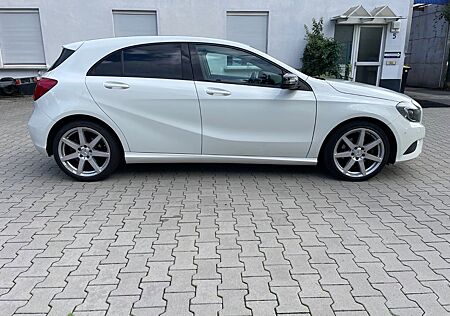 Mercedes-Benz A 200 CDI AMG 18 Zoll/DCT/Navi/Xenon/TopZ