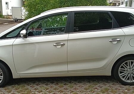 Kia Carens 1.6 GDI Attract Attract