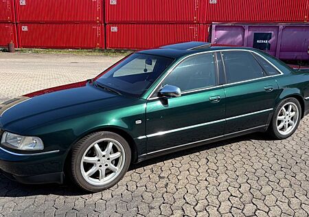 Audi A8 3.7 tiptronic quattro -