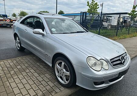 Mercedes-Benz CLK 350 LEADER NAVI XENON Schiebedach PDC