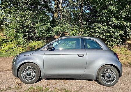Fiat 500E ICON Cabrio 1. Hand TÜV 08/28 4 Winterräder