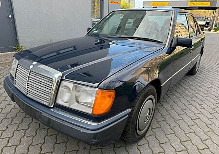 Mercedes-Benz E 230 * 1 Hand* Klimaanlage* TÜV Neu* Schiebedach