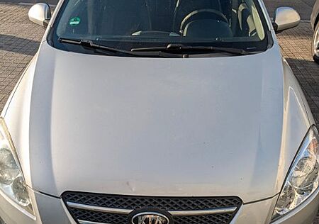 Kia Cee'd / Ceed 1.6 CVVT EX EX