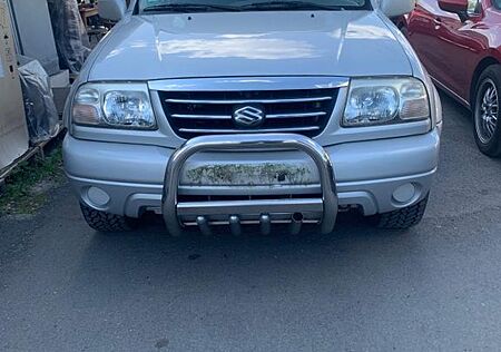 Suzuki Grand Vitara 2.7 Benzin 4x4 7-Sitzer