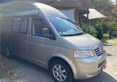 VW T5 Caravelle Volkswagen mit Hochdach/Camper