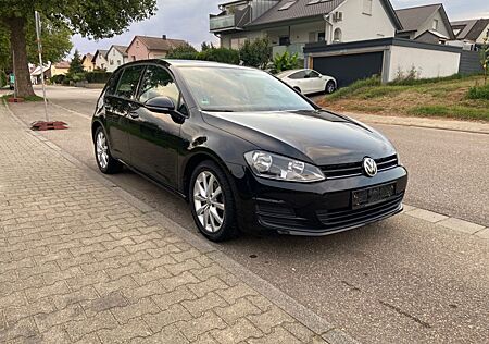 VW Golf Volkswagen 1.2 TSI - 1. Hand - Scheckheft - Klimaaut.