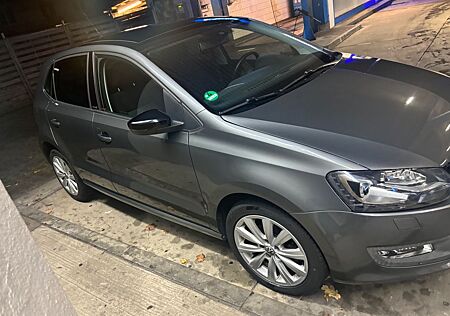 VW Polo Volkswagen 1.2 TSI DSG Style
