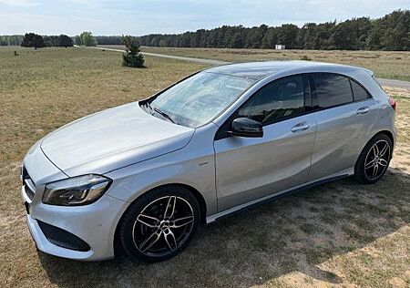 Mercedes-Benz A 200 AMG Line Pano Navi SHZ LED 43TKm Bestzust.