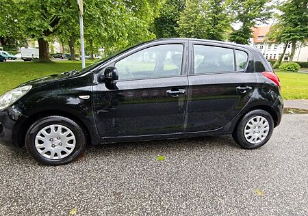 Hyundai i20 1.2 Classic Classic, 2. Hand, TÜV neu