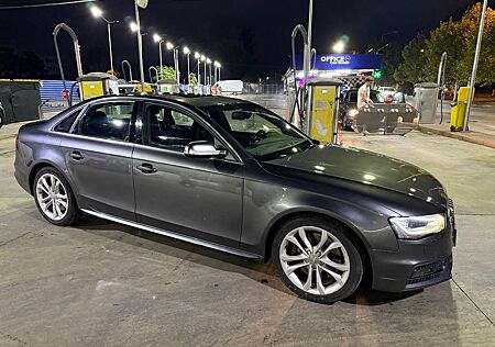 Audi S4 3.0 TFSI S tronic quattro -
