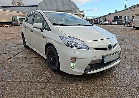 Toyota Prius 1.8-l-VVT-i Plug-in Life Life