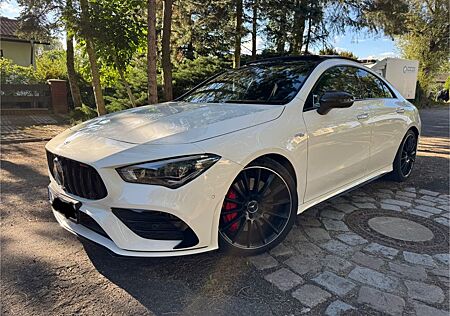 Mercedes-Benz CLA 35 AMG Mercedes-AMG CLA 35 4MATIC DCT. TOP