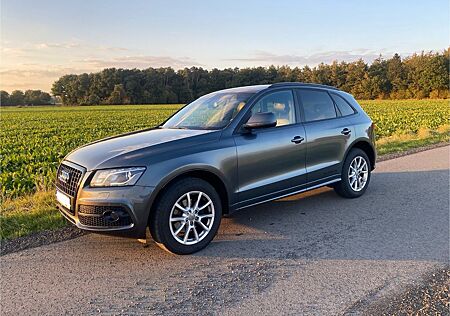 Audi Q5 2.0 TDI S tronic quattro -