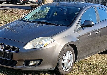 Fiat Bravo 1.4 16V DYNAMIC 5-türig