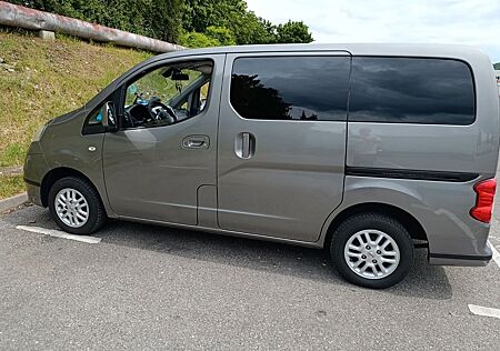 Nissan NV200 mit Campingbox