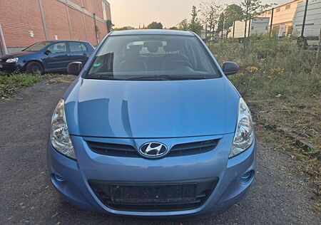 Hyundai i20 1.4 CRDi Edition20 blue