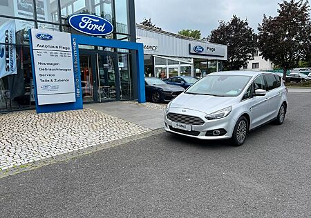 Ford S-Max Titanium