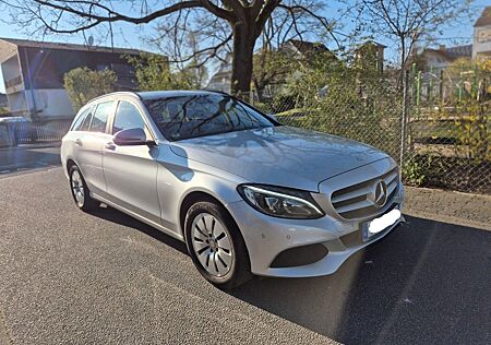 Mercedes-Benz 220 d T LEDER NAVI LED PTS S