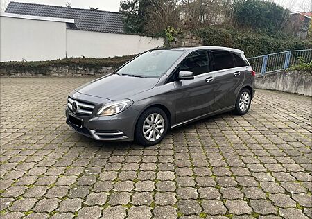 Mercedes-Benz B 180 CDI BlueEFFICIENCY -